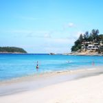 Une plage paradisiaque à Phuket proche de mon hôtel